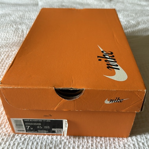 Nike Blazer Mid 77’ Black and White - Picture 7 of 7